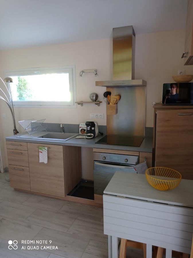 Villeneuve  Agreable Appartement Au Calme מראה חיצוני תמונה
